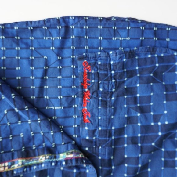 **SOLD** Robert Graham | Flip Collar/Sleeve Blue Shirt - Picture 4 of 8